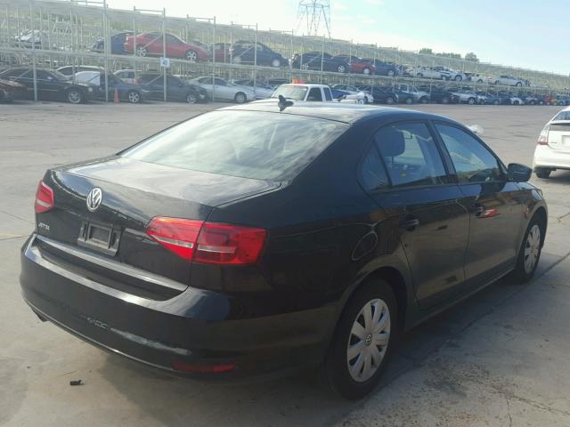 3VW2K7AJ8FM406954 - 2015 VOLKSWAGEN JETTA BASE BLACK photo 4