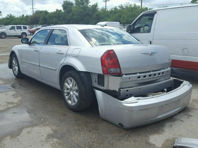 2C3KA53G77H821215 - 2007 CHRYSLER 300 TOURIN SILVER photo 3