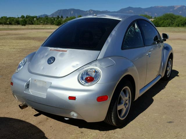 3VWCA21C9XM472149 - 1999 VOLKSWAGEN NEW BEETLE 银色 照片 4