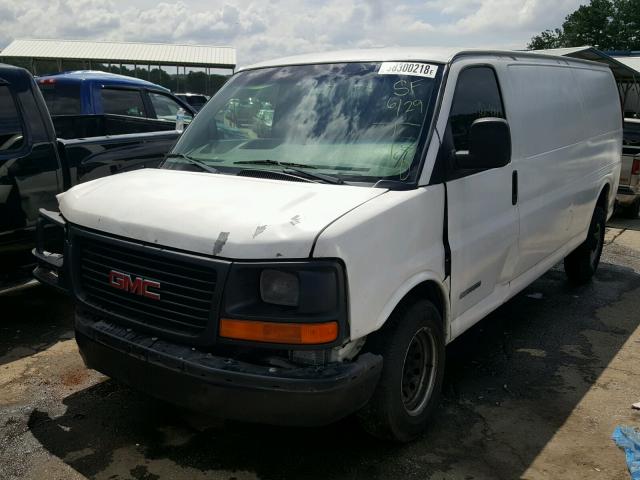 1GTHG39U731165841 - 2003 GMC SAVANA G35 WHITE photo 2