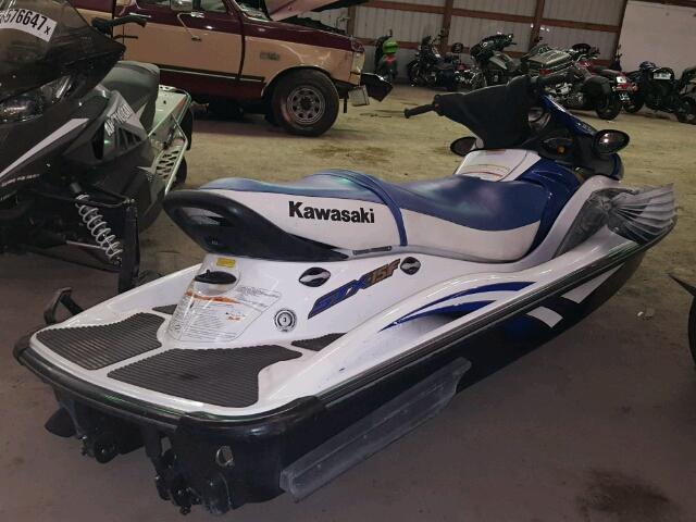 KAW51793A505 - 2005 KAWASAKI JET SKI TWO TONE photo 4