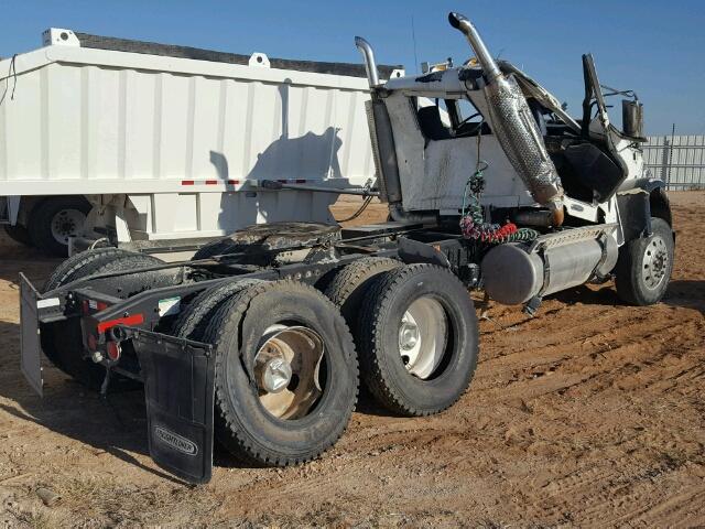 1FUJALDE56DV14543 - 2006 FREIGHTLINER CONVENTION WHITE photo 4