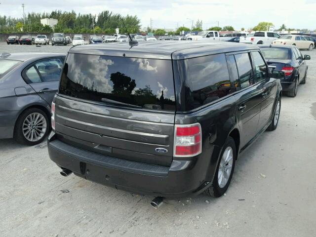 2FMGK5B82GBA12633 - 2016 FORD FLEX SE GRAY photo 4