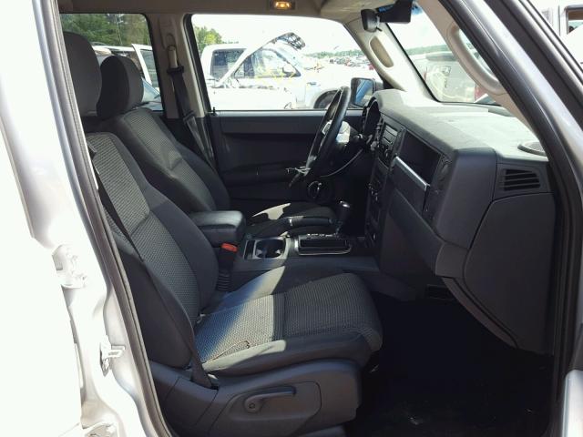 1J4RH4GK1AC137344 - 2010 JEEP COMMANDER SILVER photo 5