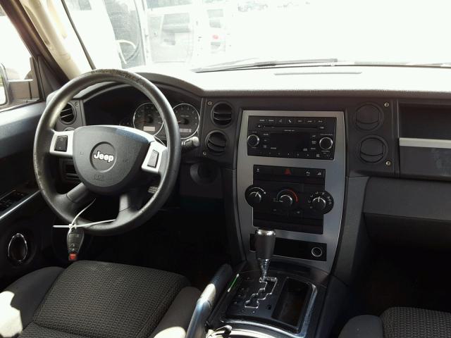 1J4RH4GK1AC137344 - 2010 JEEP COMMANDER SILVER photo 9