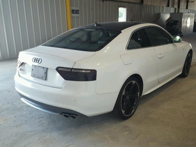 WAURV78T59A001861 - 2009 AUDI S5 QUATTRO WHITE photo 4