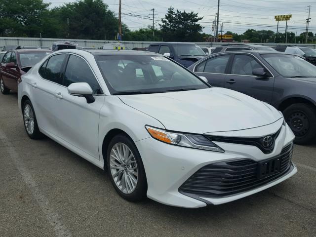 4T1BZ1HK9JU005004 - 2018 TOYOTA CAMRY XSE WHITE photo 1