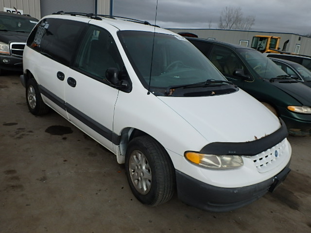 2P4GP45R3TR537590 - 1996 PLYMOUTH VOYAGER SE WHITE photo 1