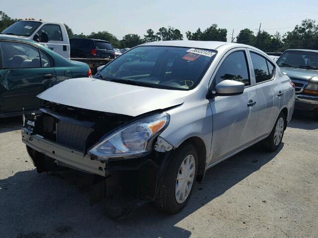 3N1CN7AP2HL881725 - 2017 NISSAN VERSA S SILVER photo 2