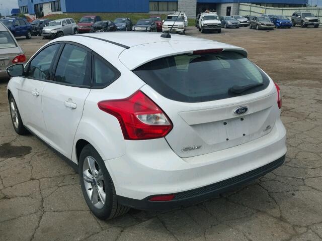 1FADP3K29EL312696 - 2014 FORD FOCUS SE WHITE photo 3