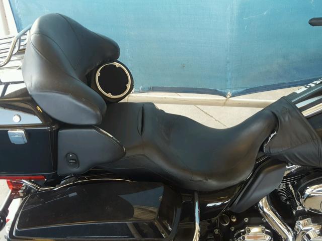 1HD1KEM15CB670200 - 2012 HARLEY-DAVIDSON FLHTK ELEC 黑色 照片 6
