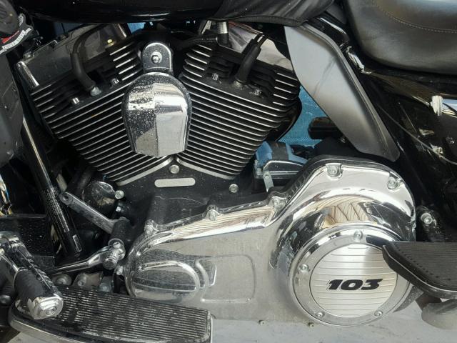 1HD1KEM15CB670200 - 2012 HARLEY-DAVIDSON FLHTK ELEC 黑色 照片 7