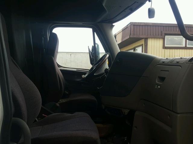 3AKJGLD56GSGJ2574 - 2016 FREIGHTLINER CASCADIA 1 WHITE photo 5