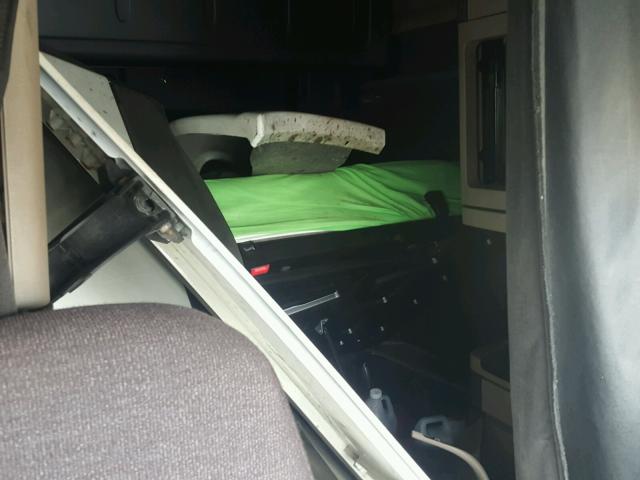 3AKJGLD56GSGJ2574 - 2016 FREIGHTLINER CASCADIA 1 WHITE photo 6