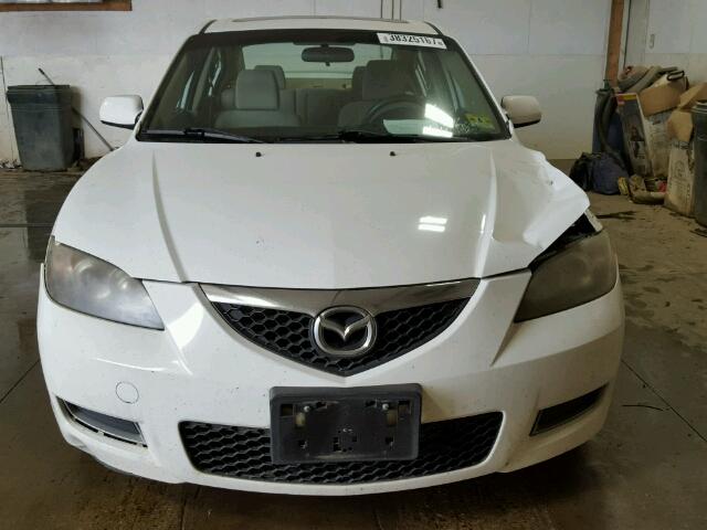 JM1BK12F671732342 - 2007 MAZDA MAZDA3I WHITE photo 9