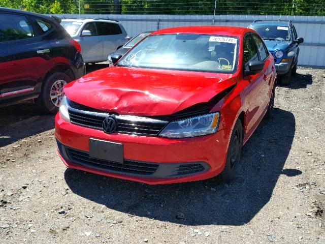 3VW2K7AJ5EM225244 - 2014 VOLKSWAGEN JETTA BASE 红色 照片 2