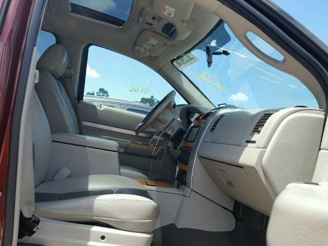 1A8HX58218F132218 - 2008 CHRYSLER ASPEN LIMI BROWN photo 5