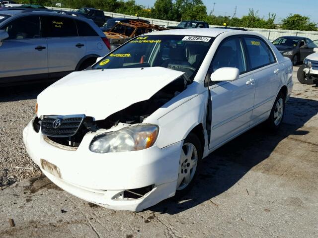 1NXBR32E18Z051659 - 2008 TOYOTA COROLLA CE WHITE photo 2