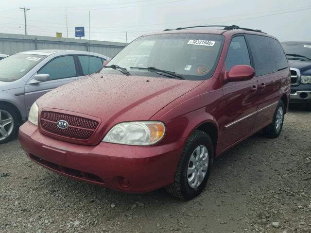 KNDUP132956684874 - 2005 KIA SEDONA EX RED photo 2