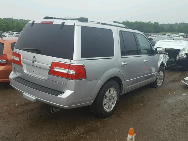 5LMJJ2J54DEL01461 - 2013 LINCOLN NAVIGATOR 银色 照片 4