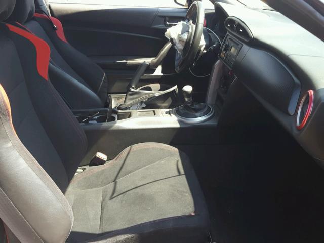 JF1ZNAA11D2706593 - 2013 TOYOTA SCION FR-S WHITE photo 5