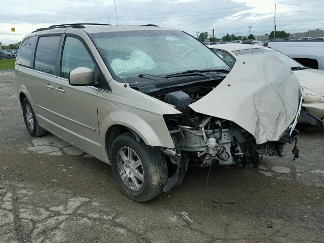 2A8HR54139R617171 - 2009 CHRYSLER TOWN & COU TAN photo 1