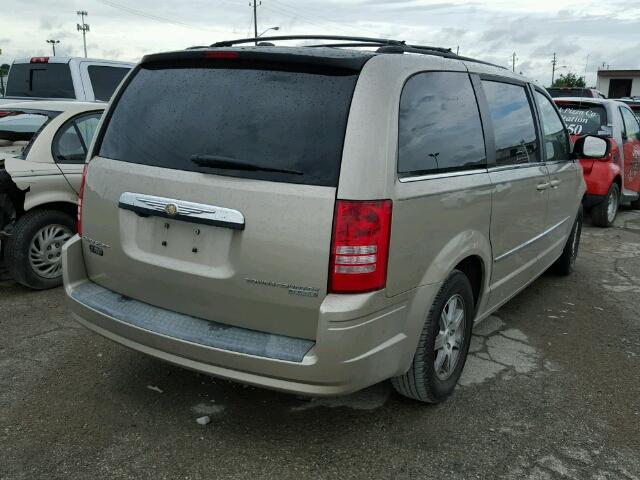 2A8HR54139R617171 - 2009 CHRYSLER TOWN & COU TAN photo 4