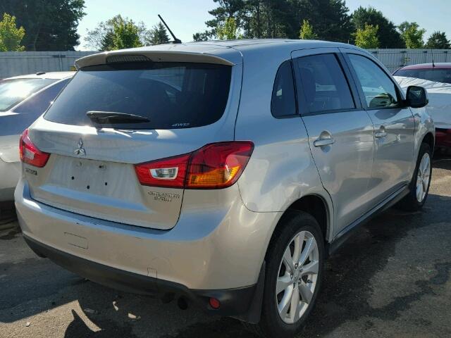 4A4AR3AU5EE020020 - 2014 MITSUBISHI OUTLANDER SILVER photo 4