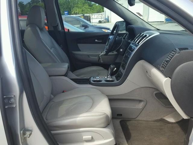 1GKLRMED0AJ180635 - 2010 GMC ACADIA SLT ვერცხლისფერი ფოტო 5