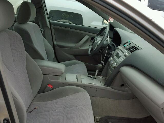 4T1BF3EKXAU064832 - 2010 TOYOTA CAMRY BASE SILVER photo 5