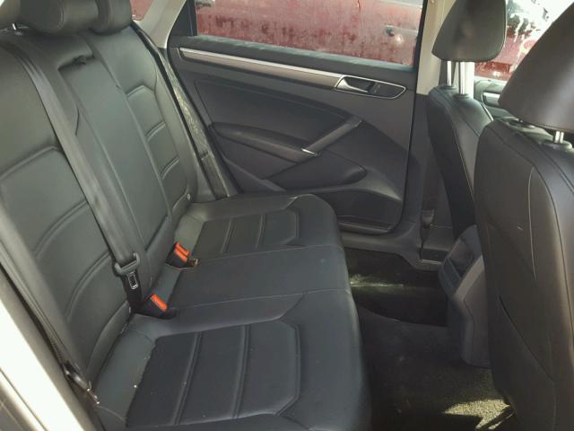 1VWDT7A34HC066715 - 2017 VOLKSWAGEN PASSAT R-L GRAY photo 6
