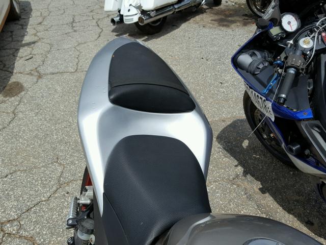 JKBZXJC125A020755 - 2005 KAWASAKI ZX636 C1 SILVER photo 6