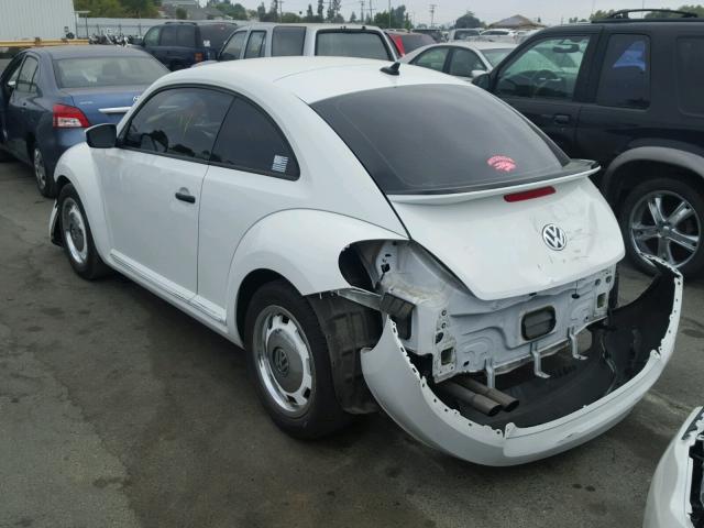 3VWF17AT5FM603439 - 2015 VOLKSWAGEN BEETLE WHITE photo 3