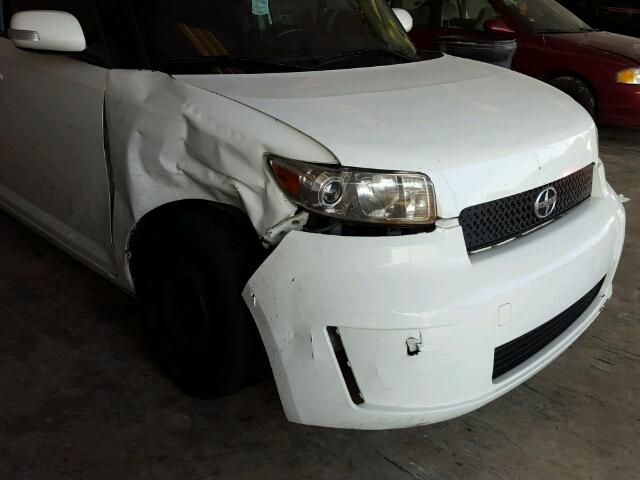 JTLKE50E691097025 - 2009 TOYOTA SCION XB WHITE photo 9