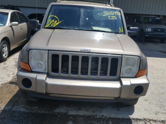 1J8HH48K86C171409 - 2006 JEEP COMMANDER TAN photo 9