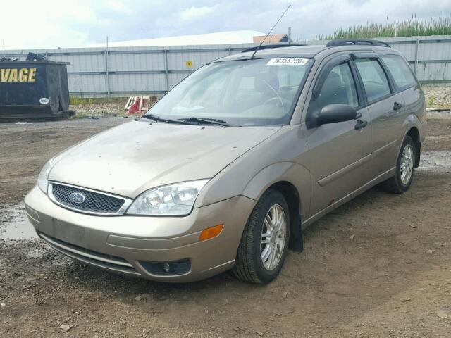 1FAFP36N05W175384 - 2005 FORD FOCUS ZXW TAN photo 2