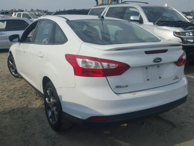 1FADP3F25DL205539 - 2013 FORD FOCUS SE WHITE photo 5