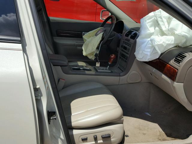 1LNHM87A04Y621598 - 2004 LINCOLN LS თეთრი ფოტო 5