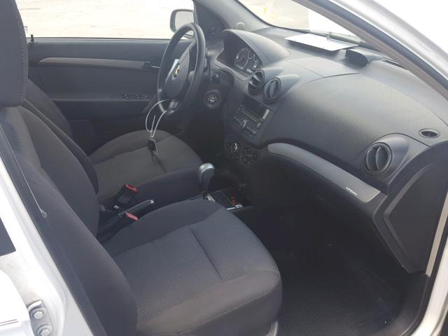 KL1TD56E19B629714 - 2009 CHEVROLET AVEO LS WHITE photo 5
