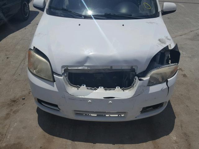 KL1TD56E19B629714 - 2009 CHEVROLET AVEO LS WHITE photo 7