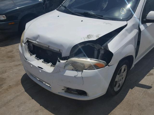 KL1TD56E19B629714 - 2009 CHEVROLET AVEO LS WHITE photo 9