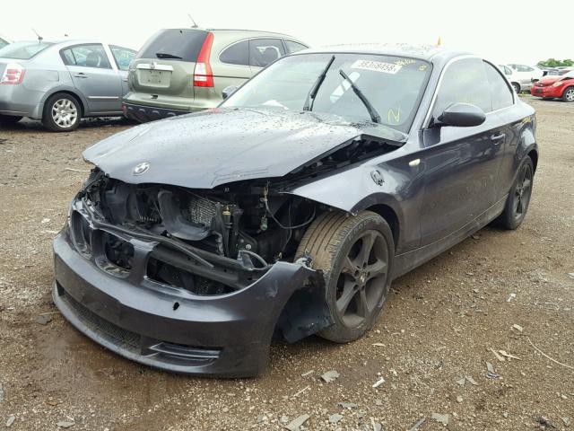 WBAUP73508VF08951 - 2008 BMW 128 I GRAY photo 2