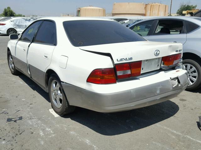 JT8BF28G8X0212965 - 1999 LEXUS ES 300 WHITE photo 3