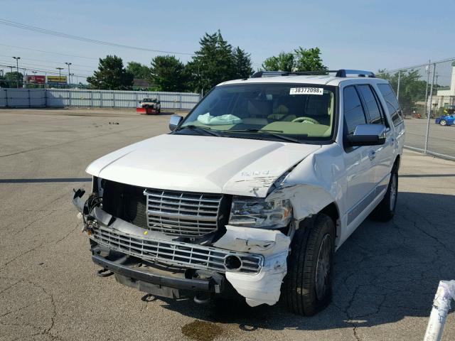 5LMJJ2J53AEJ05748 - 2010 LINCOLN NAVIGATOR 白色 照片 2