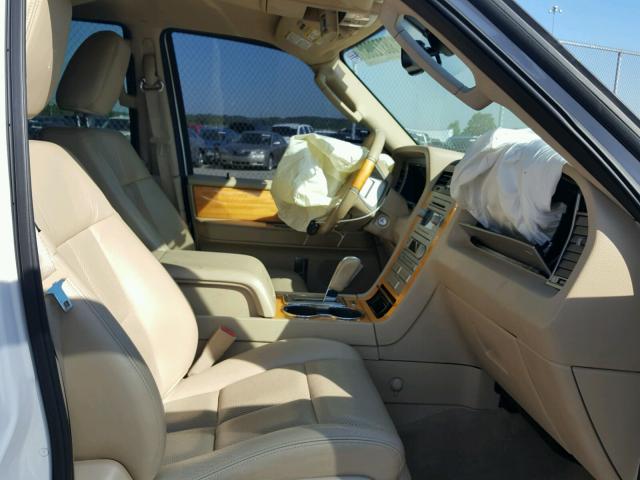 5LMJJ2J53AEJ05748 - 2010 LINCOLN NAVIGATOR 白色 照片 5
