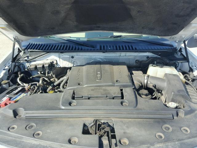 5LMJJ2J53AEJ05748 - 2010 LINCOLN NAVIGATOR 白色 照片 7