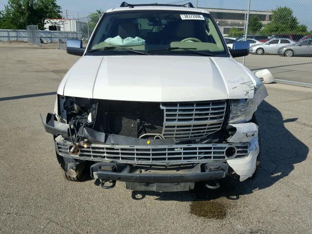 5LMJJ2J53AEJ05748 - 2010 LINCOLN NAVIGATOR 白色 照片 9