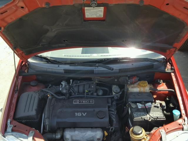 KL1TD52655B314021 - 2005 CHEVROLET AVEO BASE Rouge photo 7