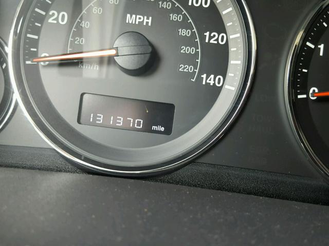 1J8HG48K38C100883 - 2008 JEEP COMMANDER SILVER photo 8