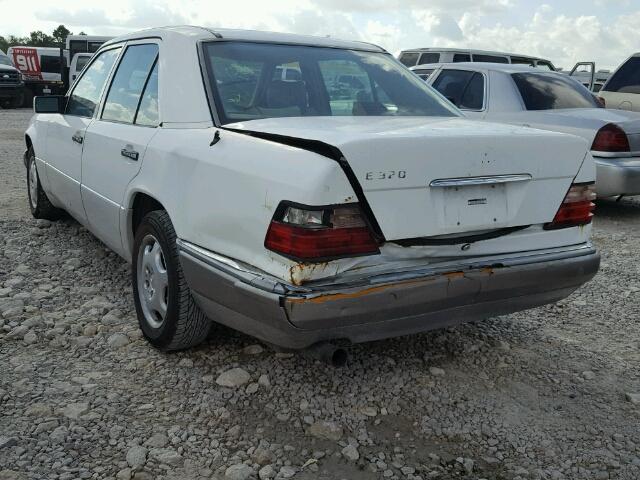 WDBEA32E9RC091826 - 1994 MERCEDES-BENZ E 320 WHITE photo 3